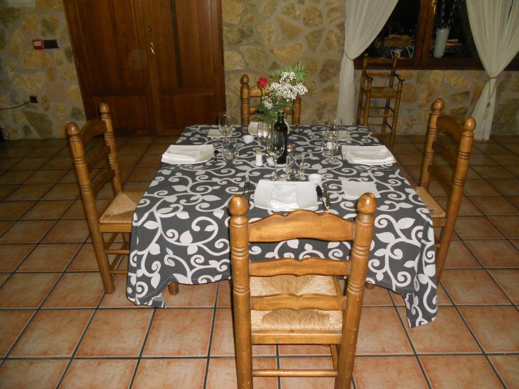 Hotel Vinedos Y Bodegas El Castillo Вияробледо Екстериор снимка