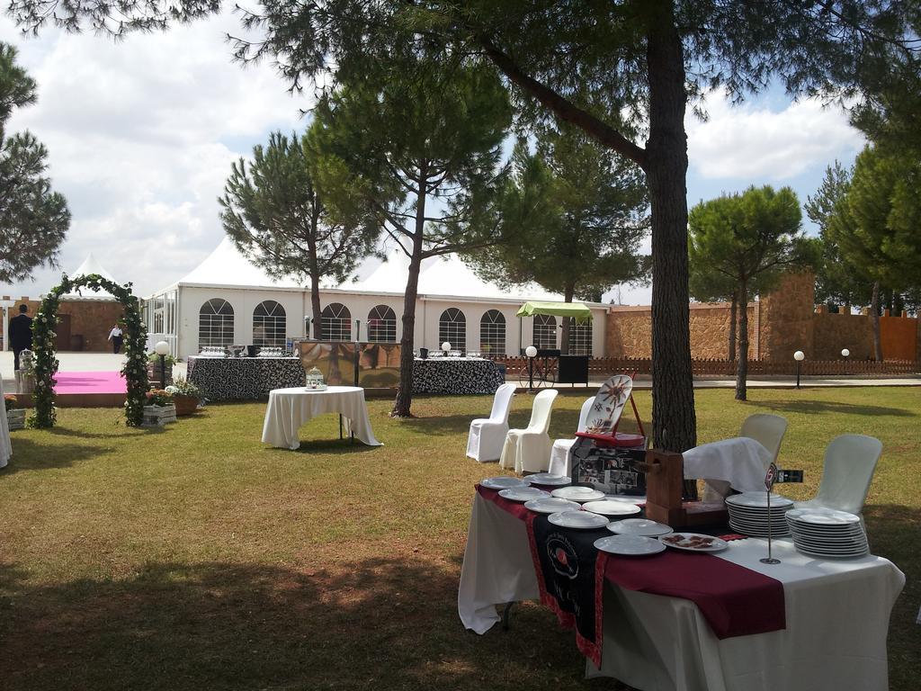 Hotel Vinedos Y Bodegas El Castillo Вияробледо Екстериор снимка
