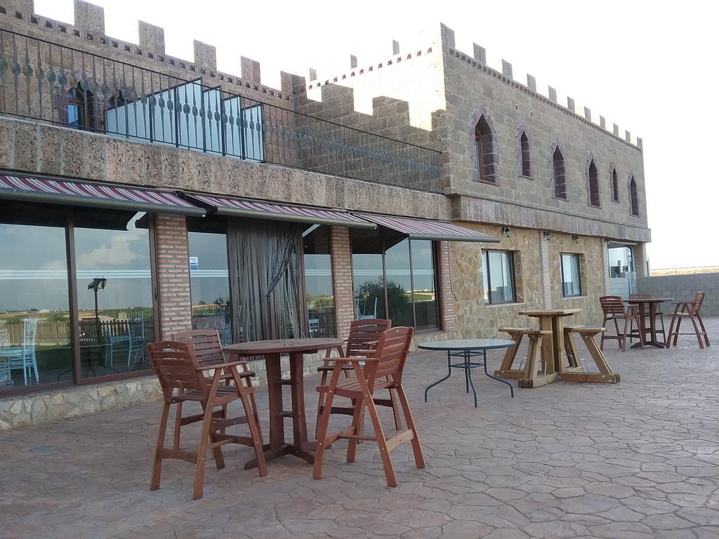Hotel Vinedos Y Bodegas El Castillo Вияробледо Екстериор снимка
