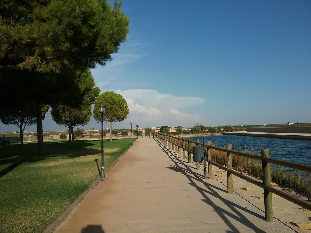 Hotel Vinedos Y Bodegas El Castillo Вияробледо Екстериор снимка
