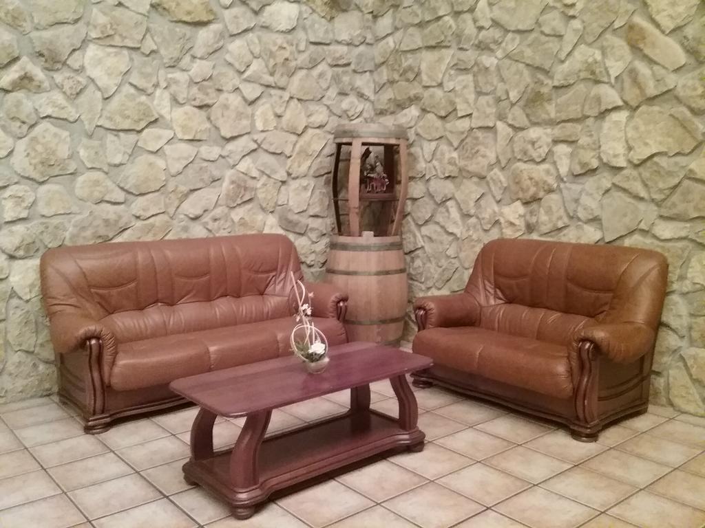 Hotel Vinedos Y Bodegas El Castillo Вияробледо Екстериор снимка