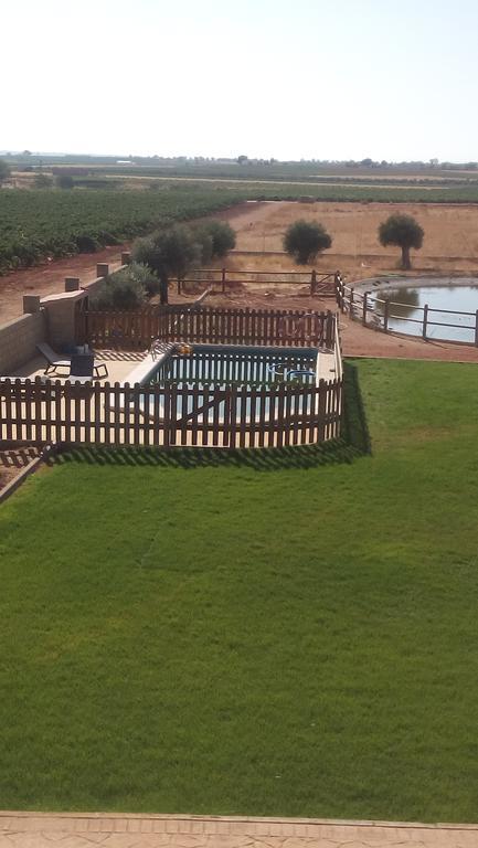 Hotel Vinedos Y Bodegas El Castillo Вияробледо Екстериор снимка
