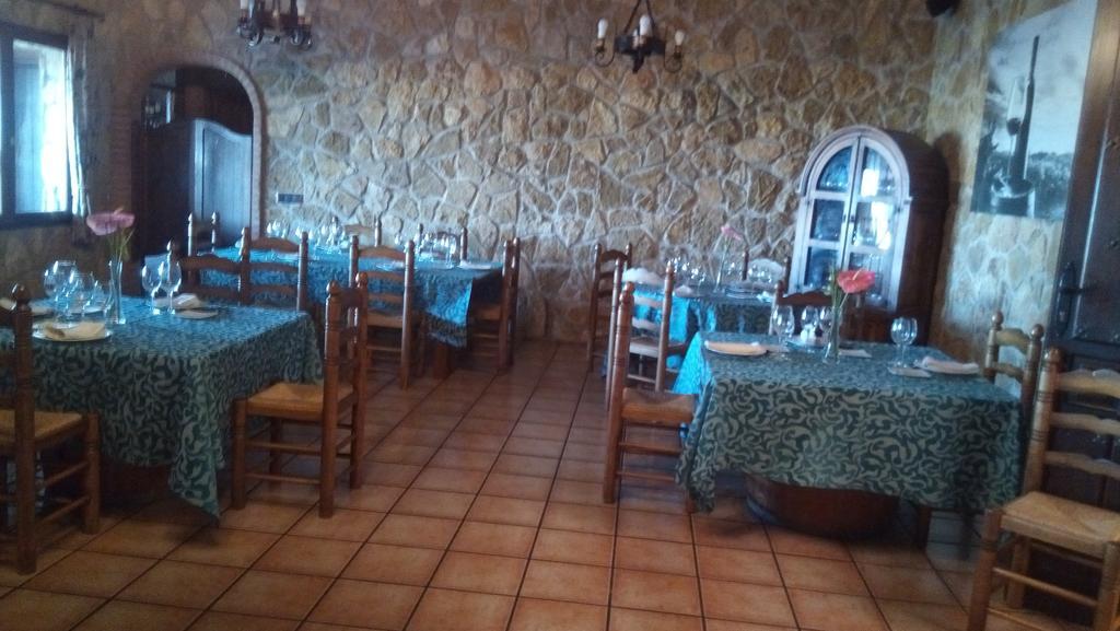 Hotel Vinedos Y Bodegas El Castillo Вияробледо Екстериор снимка